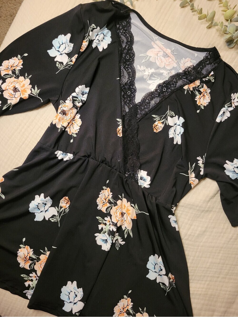 BUNDLE of Floral Tops size 2X - Picture 3 of 4